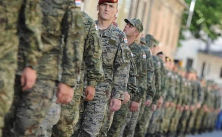 Хрватска враћа служење војске?