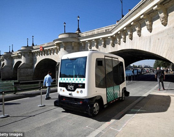 Париз: Уведен аутобус без возача