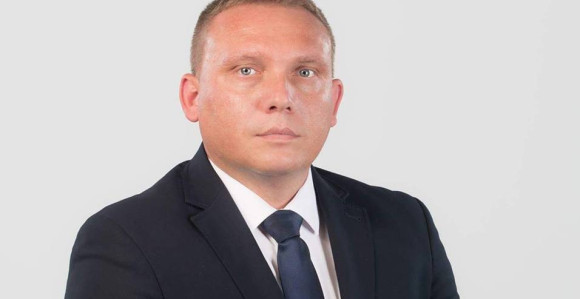 Skupštinski novac i ženi poslanika