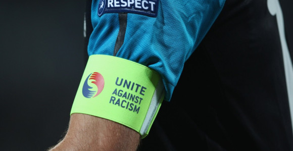 Тако треба и тако се ради у нормалној земљи! Бастија жестоко кажњена због расизма!