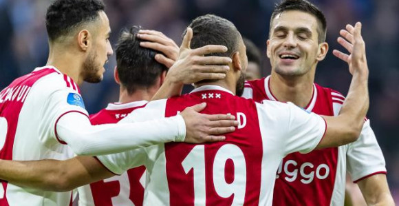 ХОЛ: ''Петарда'' Ајакса у Хагу!