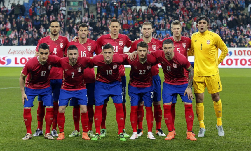 Porazi se nižu, Srbi se mire s njima...