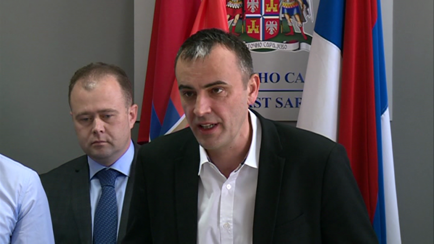 Babalj: Bogdanić je "obična budala"