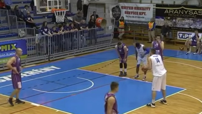 Video: Srbin "izmislio" novo pravilo u košarci!