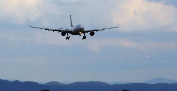 Putnici blokirani na aerodromu
