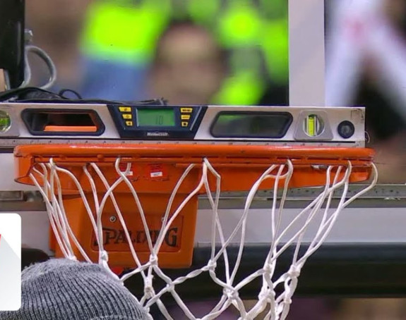 Mjerenje u NBA: Da nije ovaj koš malo ukrivo?!