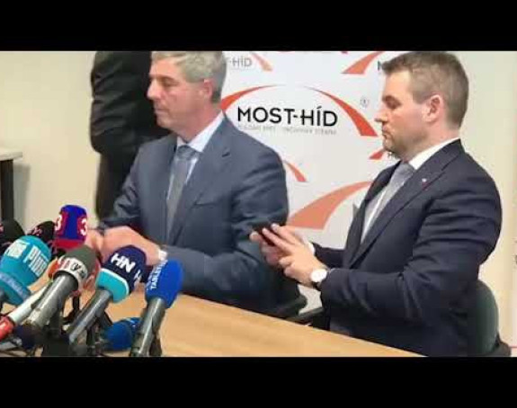 Ispala vrećica sa bijelim prahom