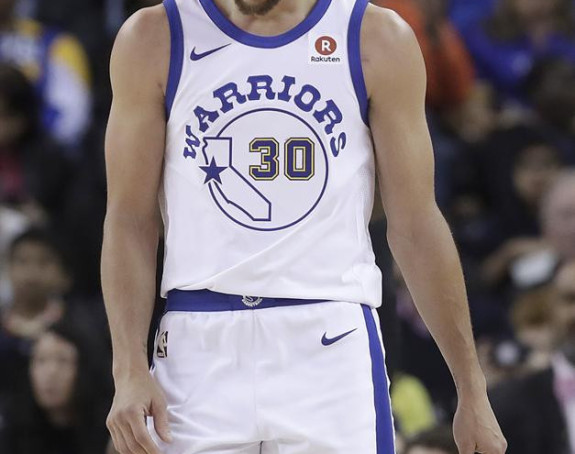 Bol i bijes Stefa Karija: Saigrač mu povrijedio koljeno!