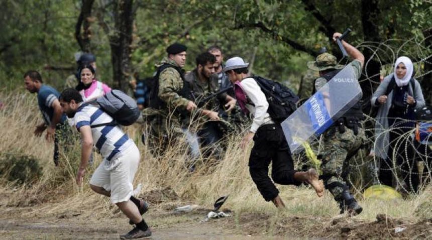 Migranati probili makedonsku granicu