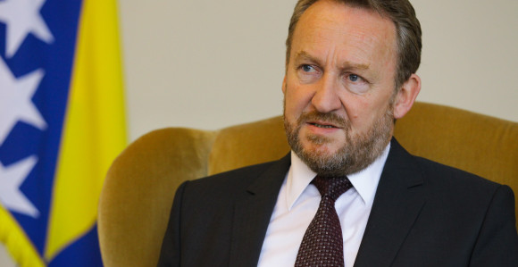 ''Nije mi problem nazvati Dodika''