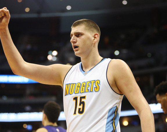 Hvalospevi i kad ne igra!