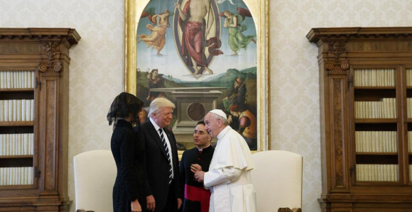 Kako je Melanija izašla pred papu