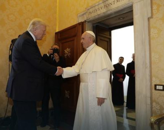 Tramp kod pape sa porodicom