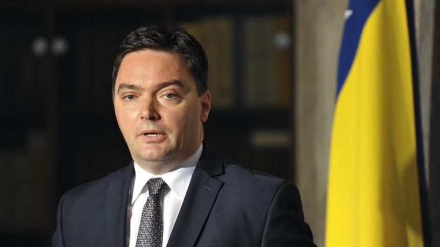 Košarac ljutito prema partnerima