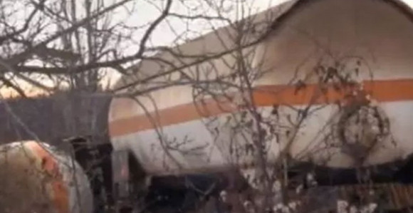 Iskliznulo pet cisterni iz šina