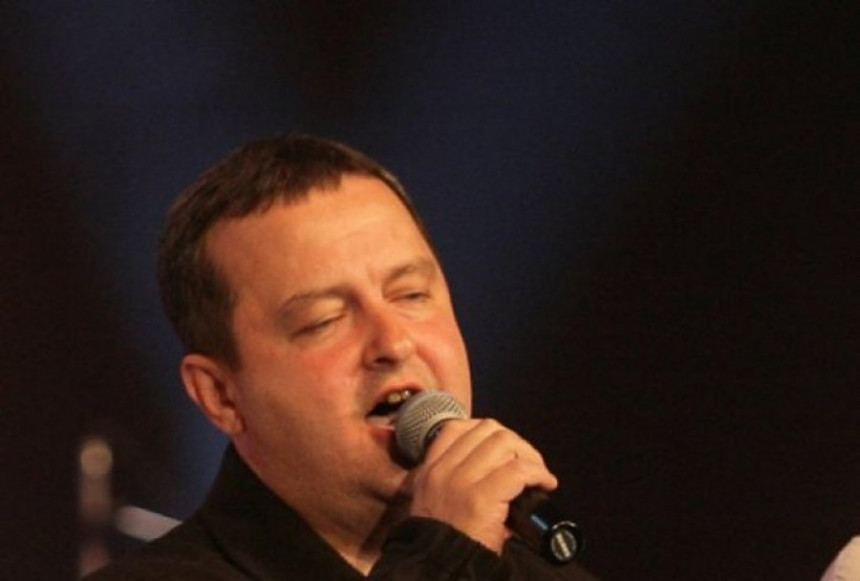 Dačić zabavljao goste na večeri