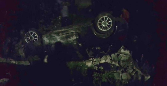 Automobil završio na krovu