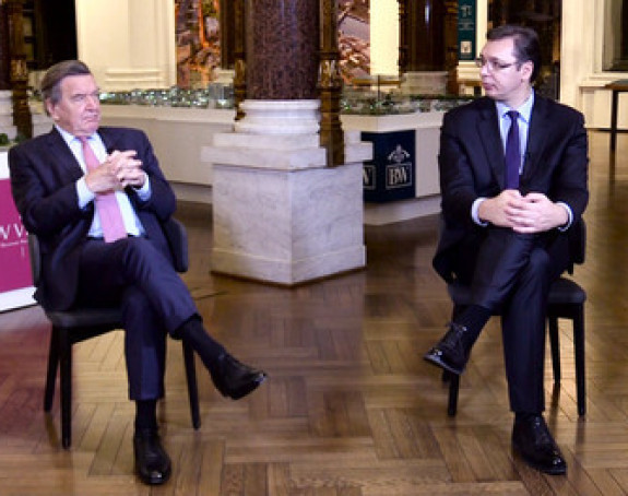 Radni dan za Vučića u vili "Mir"