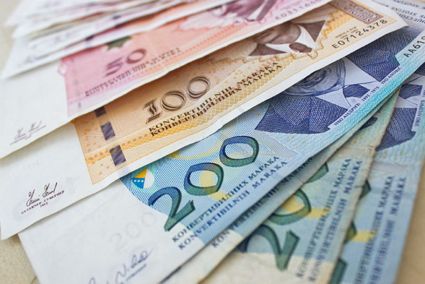 Javna preduzeća potrošila milione