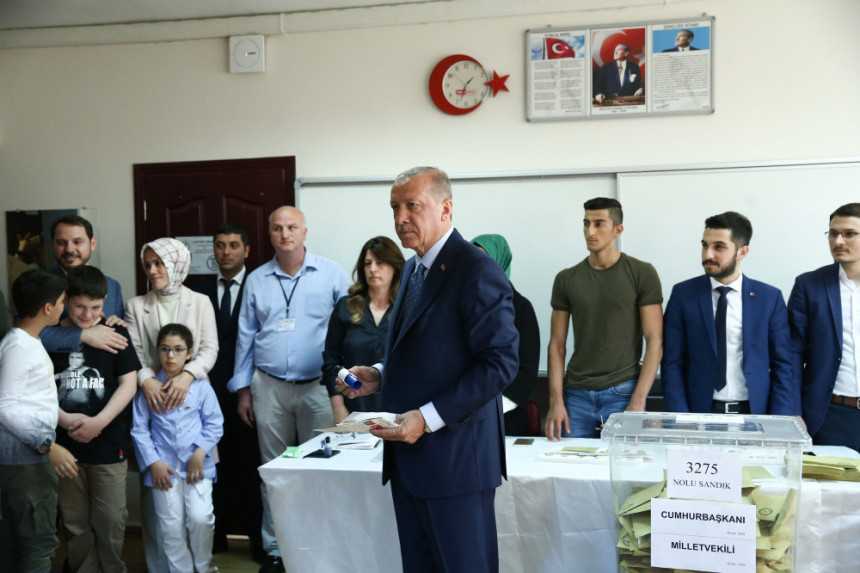 Izbori u Turskoj: Erdogan glasao