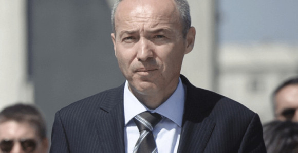 Ministar odbrane povukao ostavku