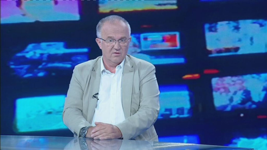 Optužbama vlast sebi pravi alibi