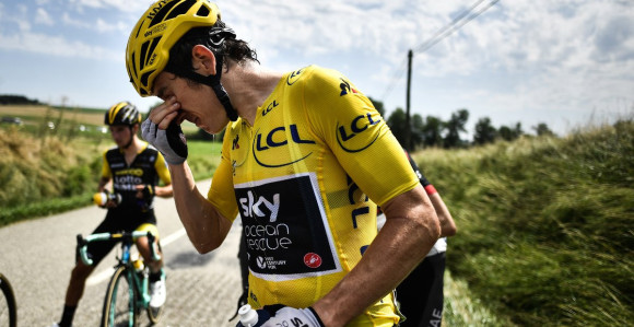 Biber sprej na Tur d'Fransu, prekinuta trka!