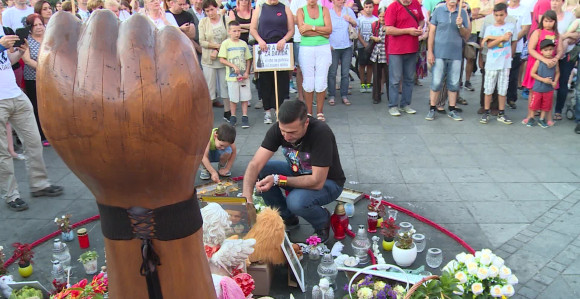 Vi iz institucija, dođite na trg! 