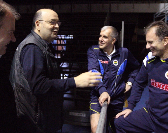 Partizan igra sa svojim legendama - Željkom i Duletom!