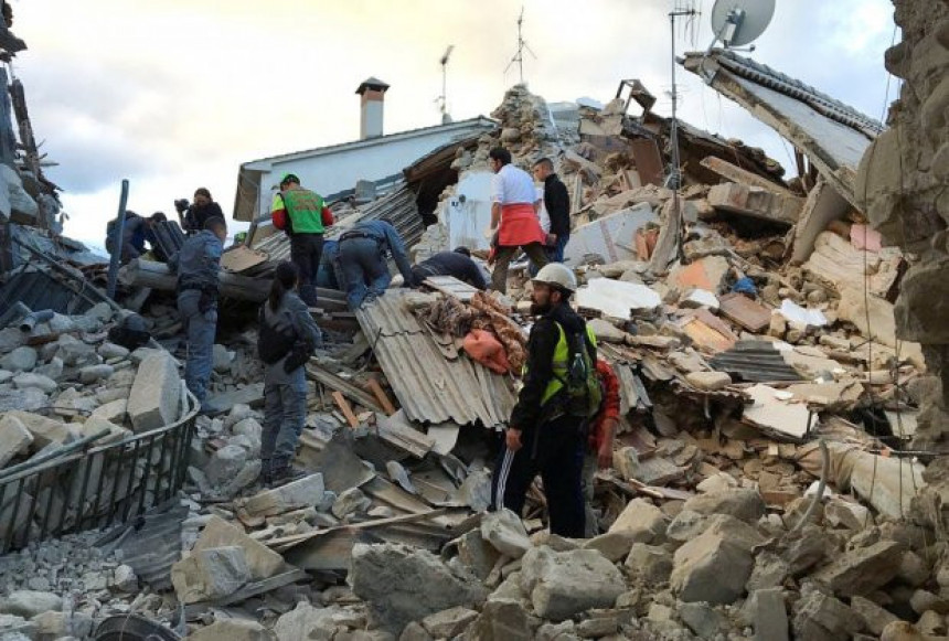 Разоран земљотрес у Италији, 38 погинулих