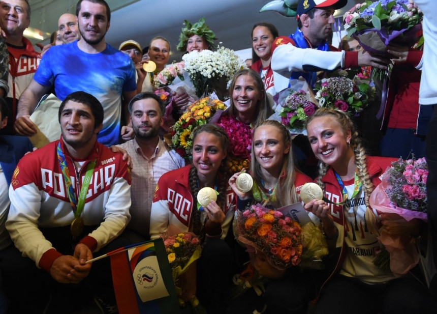 Video: Ruski olimpijci dočekani kao heroji u Moskvi!