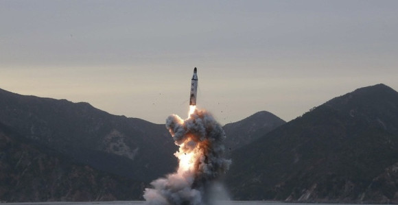 Pjongjang lansirao rakete iz podmornice!