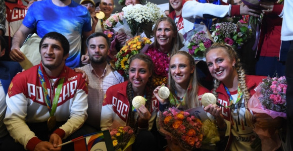 Video: Ruski olimpijci dočekani kao heroji u Moskvi!