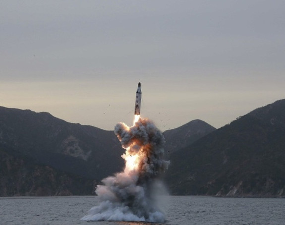 Пјонгјанг лансирао ракете из подморнице!
