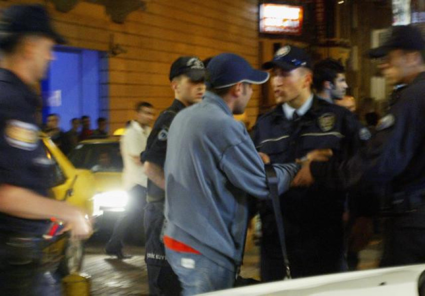 Delije pretučene u Podgorici na putu za BGD!