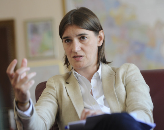 Fotka u bikiniju premijera Srbije