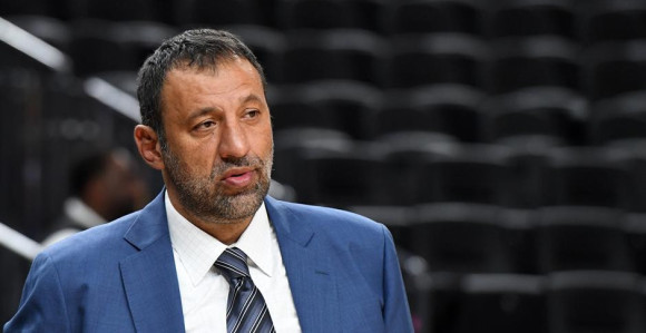 Sreća, pa postoji Vlade Divac!