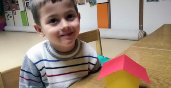 Jelenin sin stasao za školu  