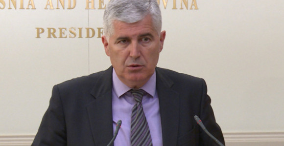 Dvije trećine Hrvata za Čovića 