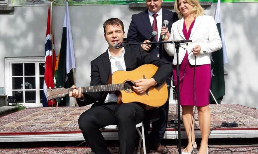 Druženje u Oslu: Sevdalinka na diplomatski način
