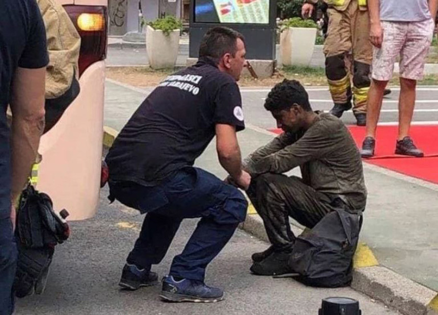 Drama: Migranta jedva izvukli ispod autobusa
