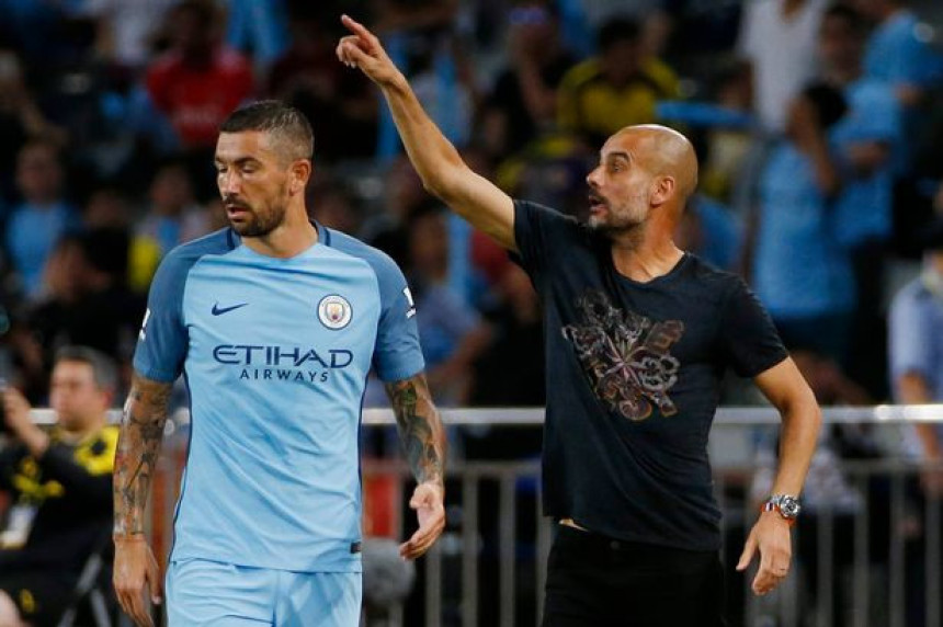 Gvardiola: Kolarov dobija novi ugovor!