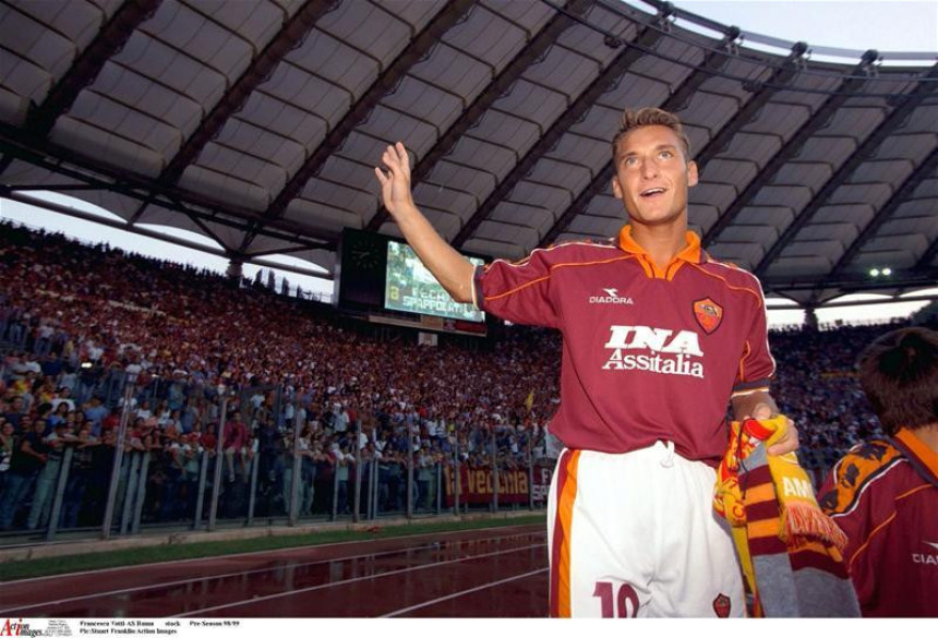 Dajte Totiju vremeplov, da uživamo u njegovim majstorijama još 20 godina!