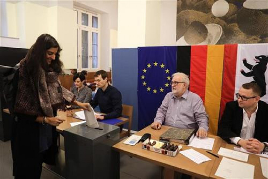 Нијемци бирају сазив Бундестага