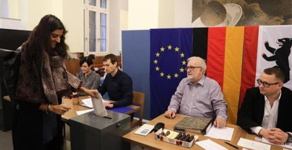 Nijemci biraju saziv Bundestaga