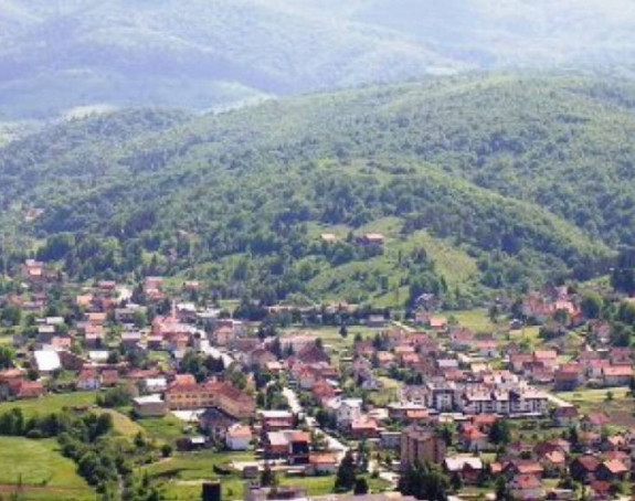 Бирачи Трнова бирају начелника