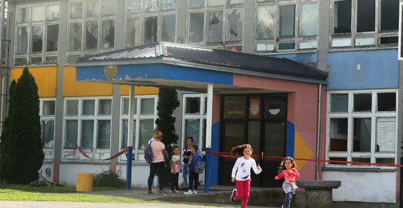 Učenici idu u neuslovnu školu