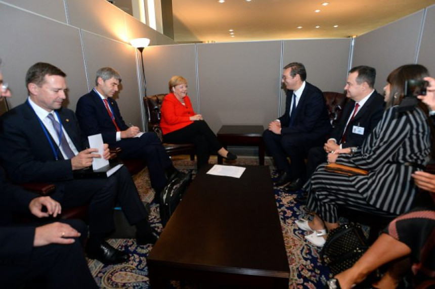 Vučić najavio dolazak Angele Merkel u BG