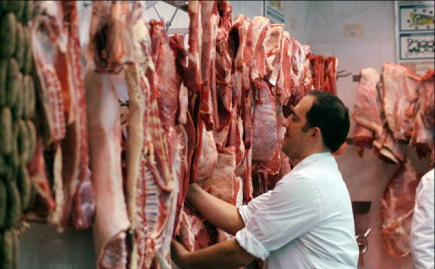 Тржиште затрпано увезеним месом
