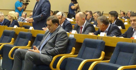 Tresao se referendum "rodila" se 4 člana!